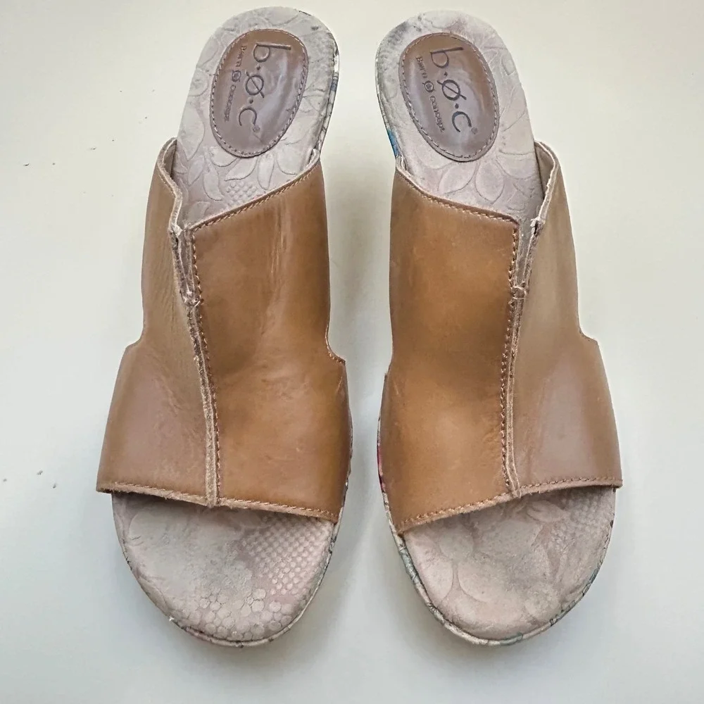 BOC Born Concept Womens 8 Tan Leather Floral Cork Wedge Sandals C34102 CBKA14